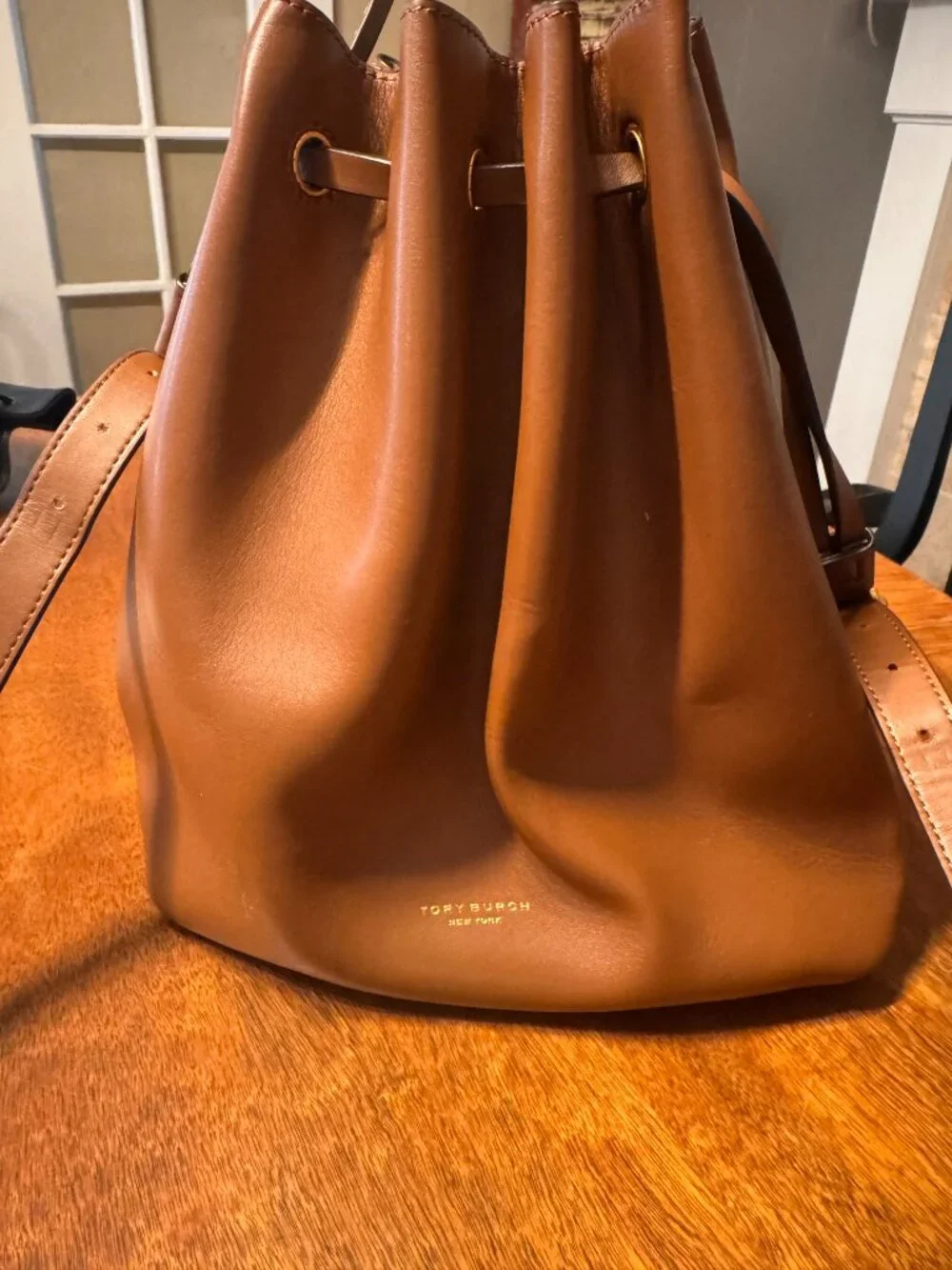 Tory Burch leather bucket bag - Picture 2 of 7